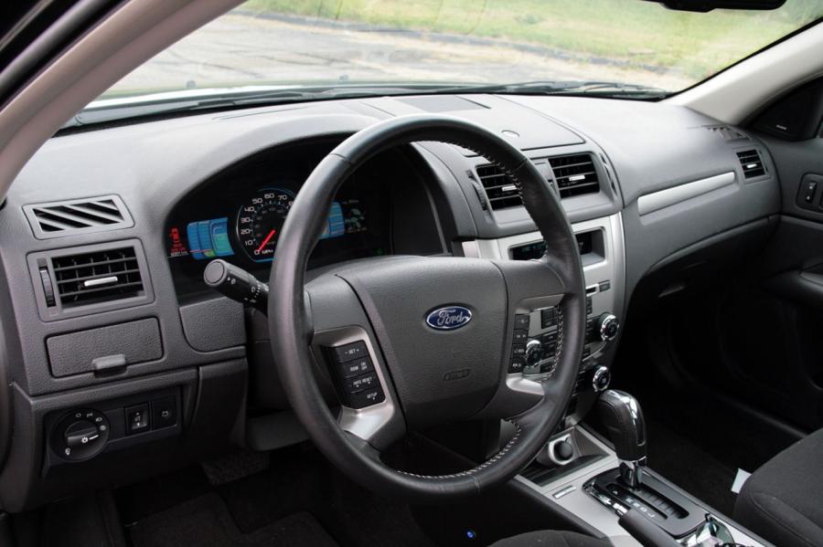  Ford Fusion Hybrid 2010 года  (US) (фото 69 из 111)